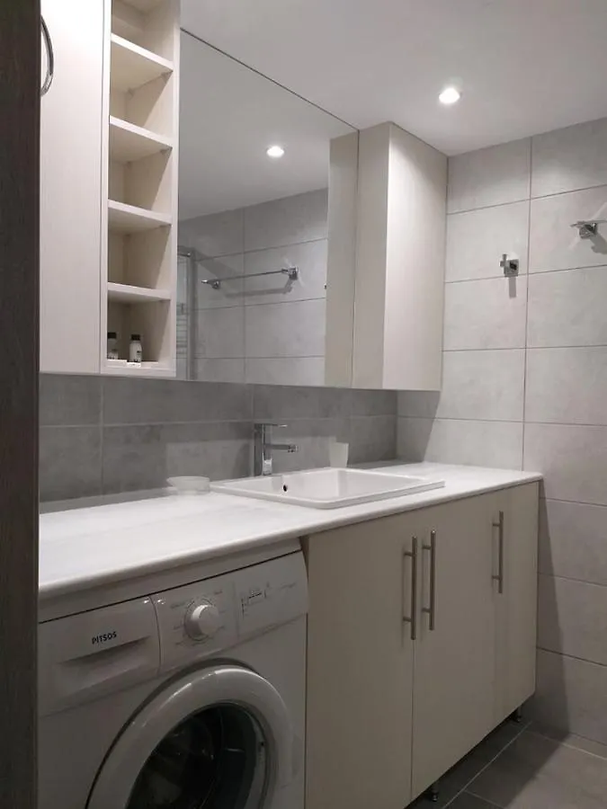 Full Apartment With Private Garden Murzi 0*,  Albánie