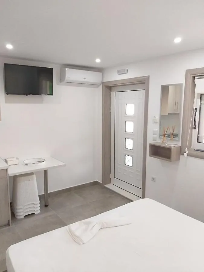 Full Apartment With Private Garden Murzi Albánie